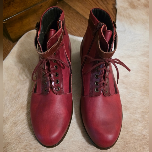 NAOT Footwear Women's Kona Boot In Red, Size 8 US Or 39 EUR - Picture 3 of 16